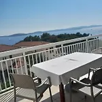 Feelhvar Along Bluelagoon Apartament