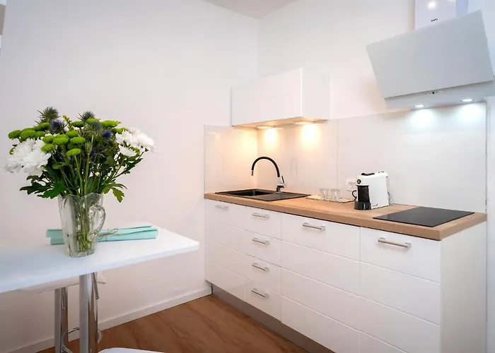 Feelhvar Along Bluelagoon