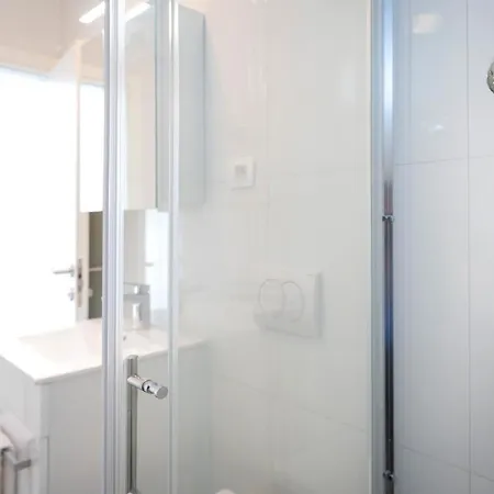 Feelhvar Along Bluelagoon