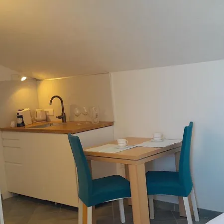 Feelhvar Along Bluelagoon *