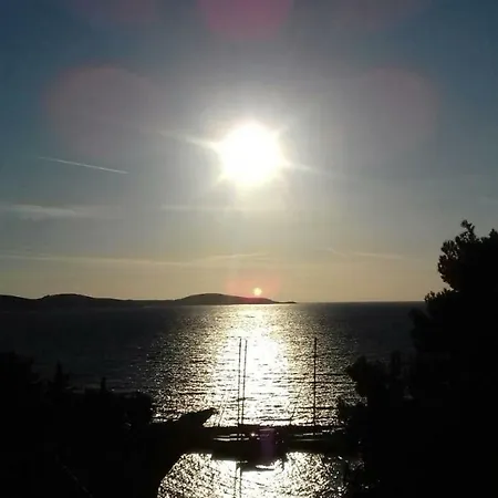 Feelhvar Along Bluelagoon